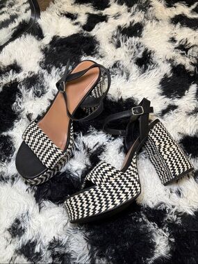 Black & White Woven Platform Sandals with Ankle Strap